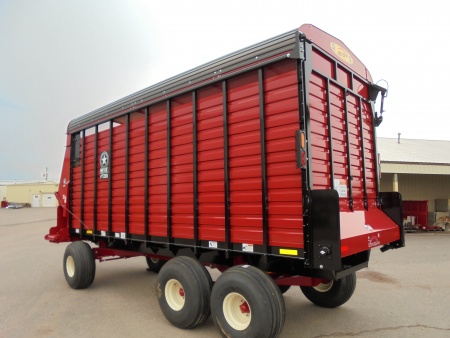 RT200 Front & Rear Unload Forage Box